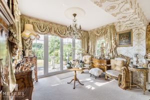 Features- click for photo gallery
